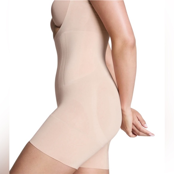 SPANX Thinstincts Open-Bust Mid-Thigh Bodysuit Soft Nude Size M - Picture 3 of 10